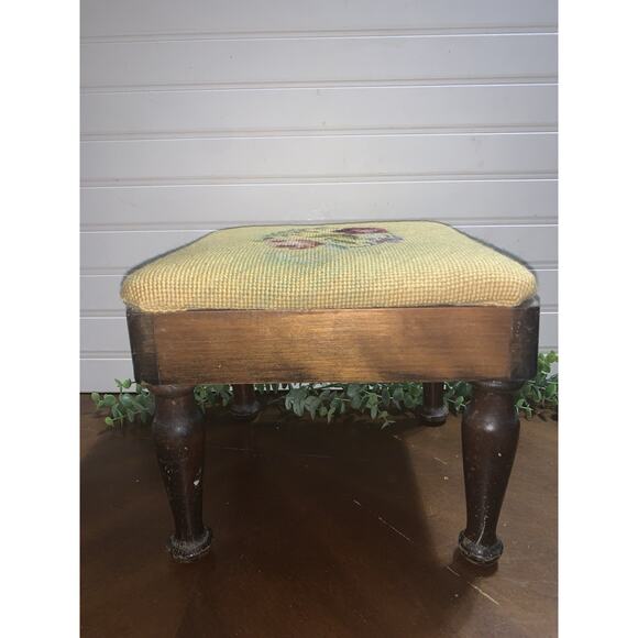 Vtg Heirloom Needlework Embroidered Footstool Floral Design 9.5” X 9.5” X 8” - Picture 4 of 7